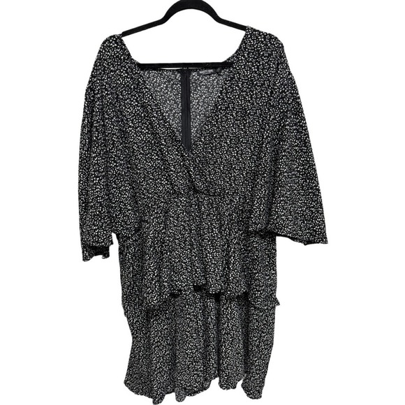 Nasty Gal Plus Size Micro Dot Black White Tiered Mini VNeck Mini Dress US 24 - Picture 1 of 6